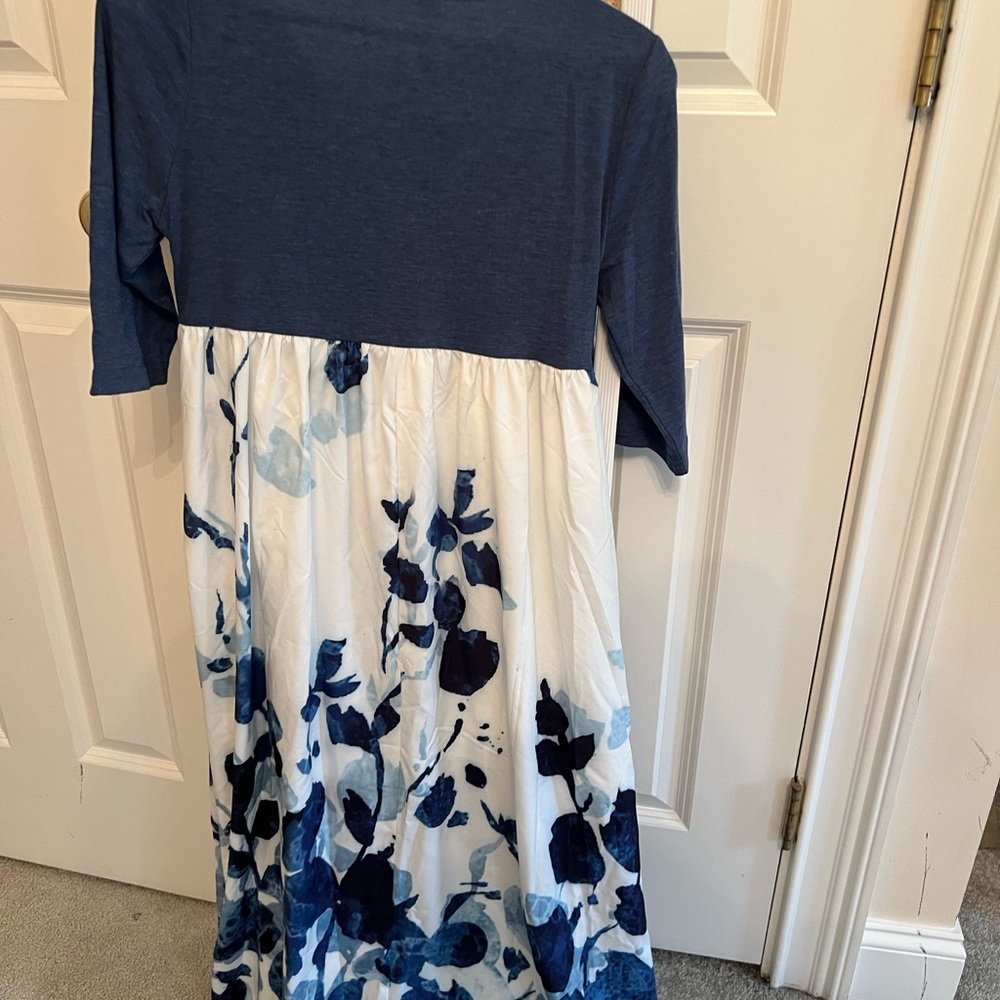 Dress - Picture 2 of 2